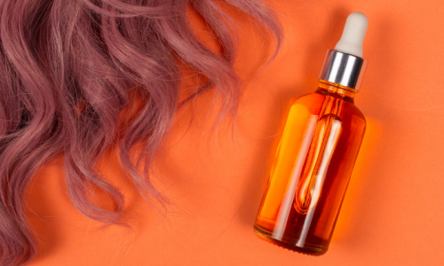Beneficiile masajului capilar și ale uleiurilor esențiale asupra sănătății scalpului și a părului